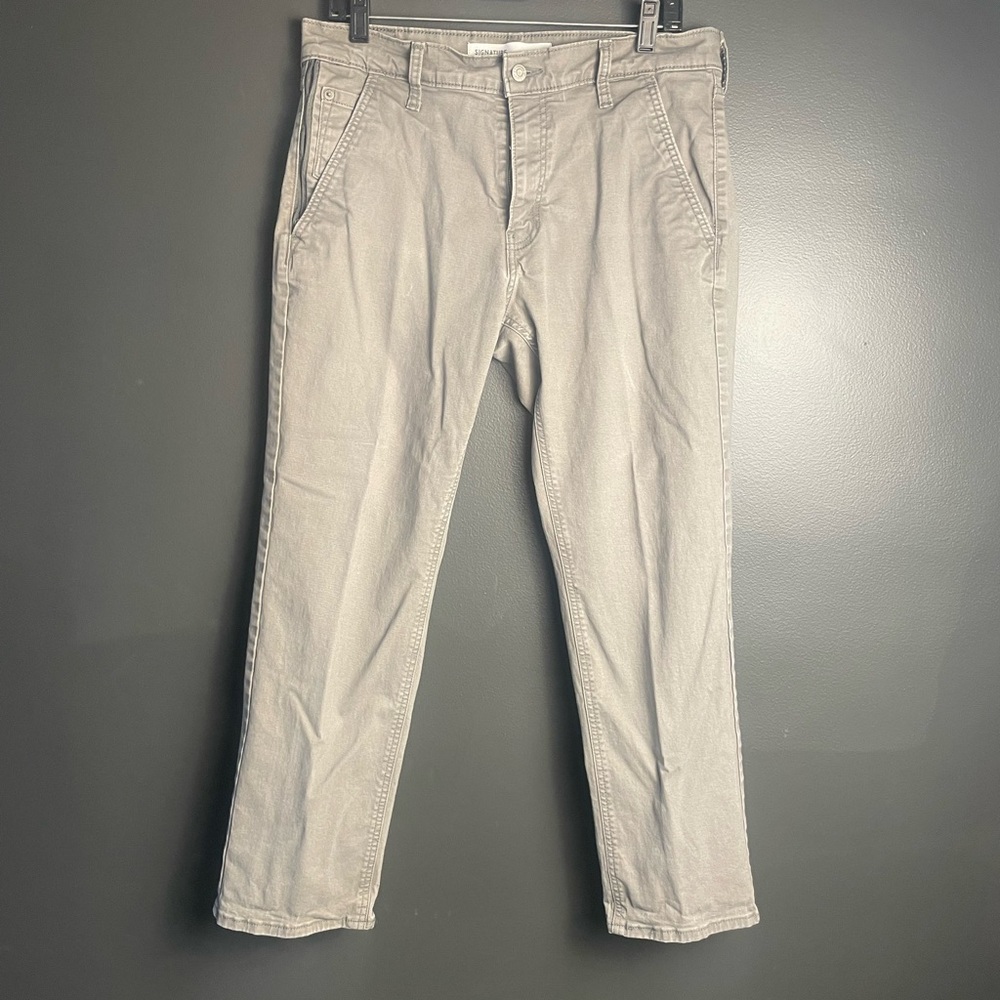 713. Levi Strauss & Co. Men’s Khaki Pants